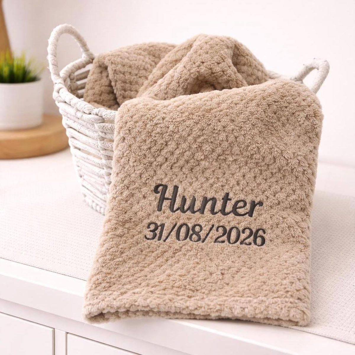 Personalised waffle fleece baby blanket – beige lifestyle.