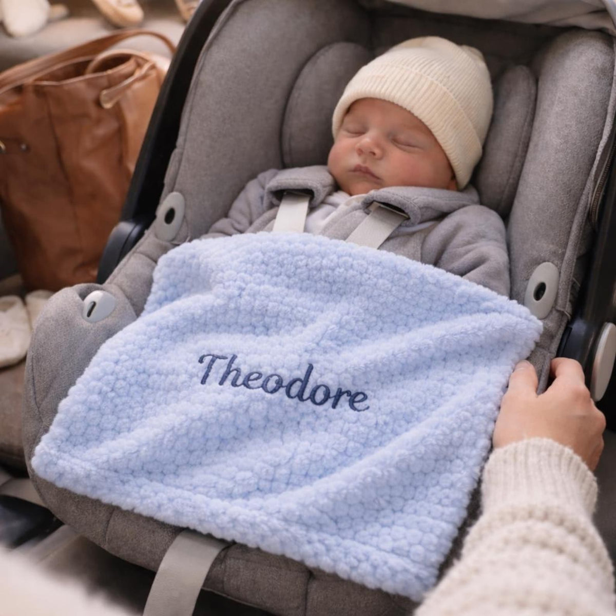 Personalised waffle fleece baby blanket – pram lifestyle.